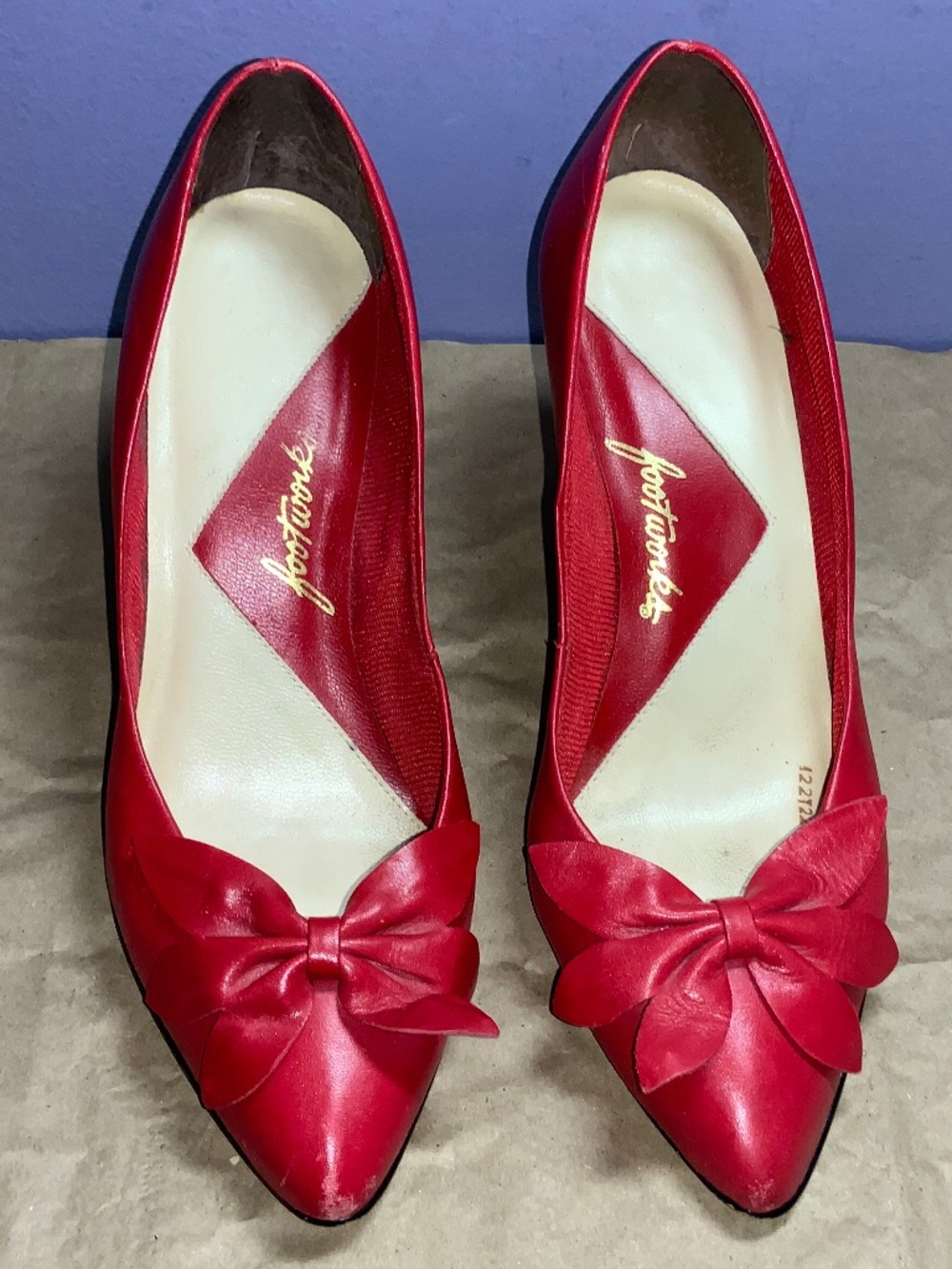 Footworks Angel vintage red leather pointed toe pumps decorative front bow Sz 6M
